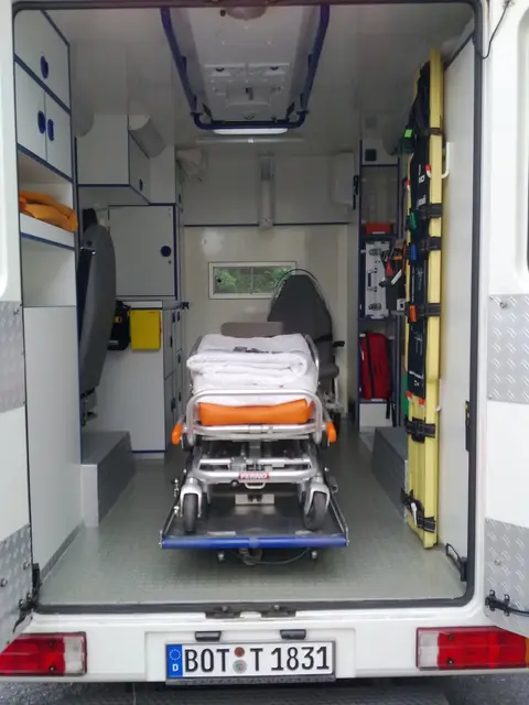MD313 1 83 01 Heckeinblick ex. RTW1 AC54