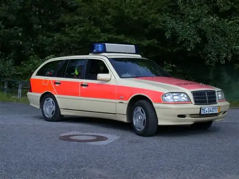MB C220 9 82 01 Seitenansicht ex. NEF1 3C4B