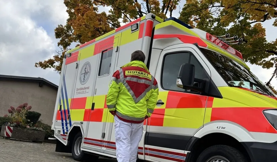 Rettungswagen des Sanitätsdienst Tennagels im Einsatz